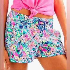 Lilly Pulitzer Luxletic 4" Run Around Shorts in Multi Dancing On The Deck L